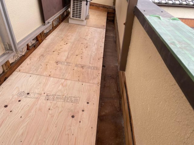 加古川市の葺き替え工事に伴う下地補強